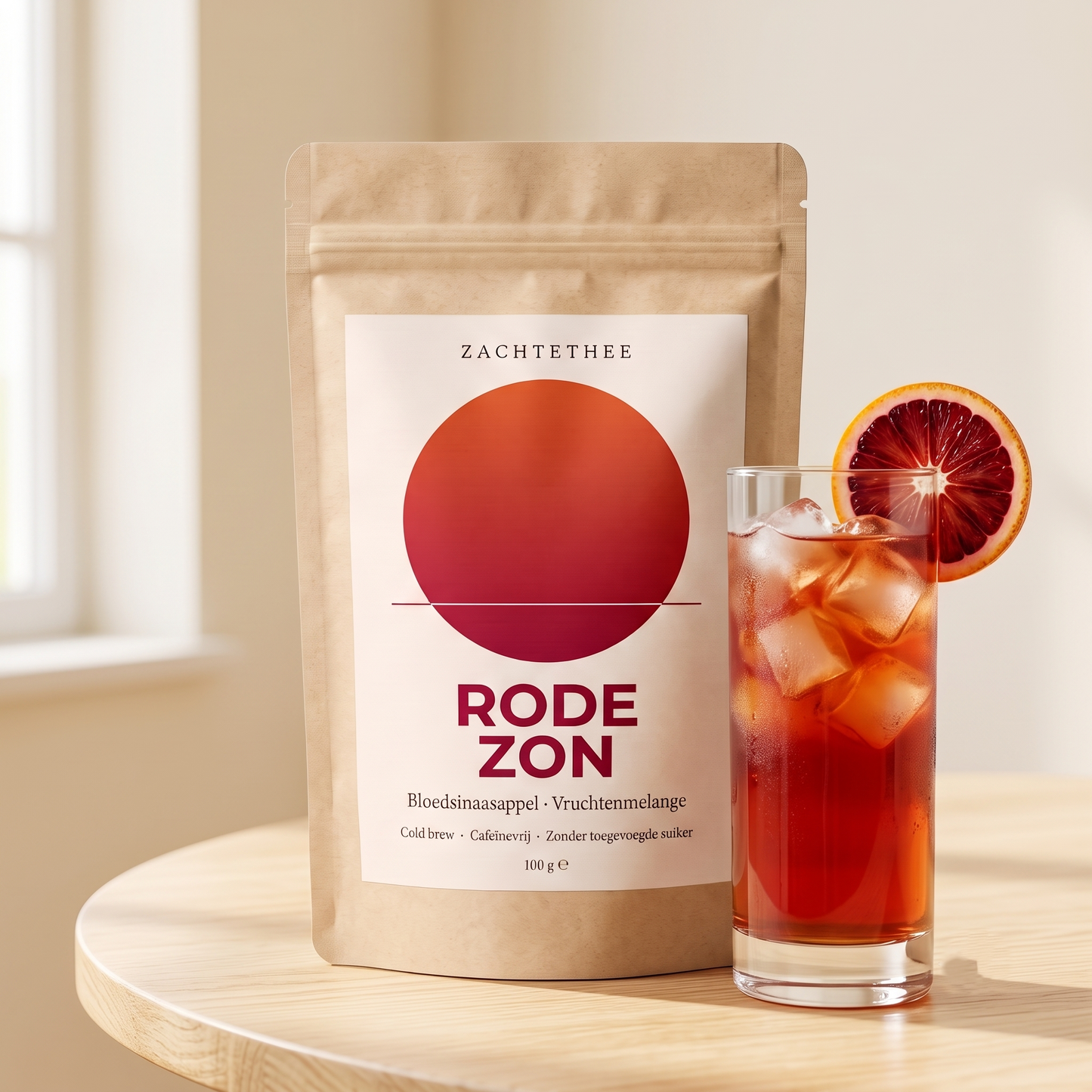 Rode Zon doypack met glas roodoranje bloedsinaasappel-ijsthee